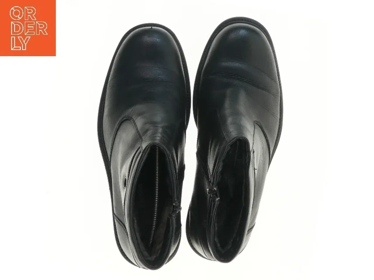 Billede 2 - Sorte læderstøvler med lynlås str. 45 fra Hush Puppies (str. 45 )
