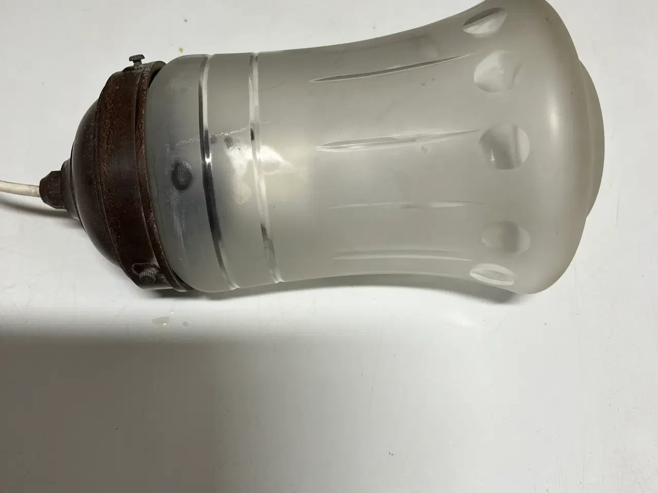 Billede 1 - Fin gammel kuppel med gammel bagelit ophæng 