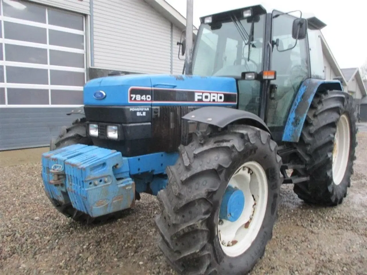 Billede 21 - New Holland 7840 SLE, med rigtig god dæk montering og knap på vendergearet.