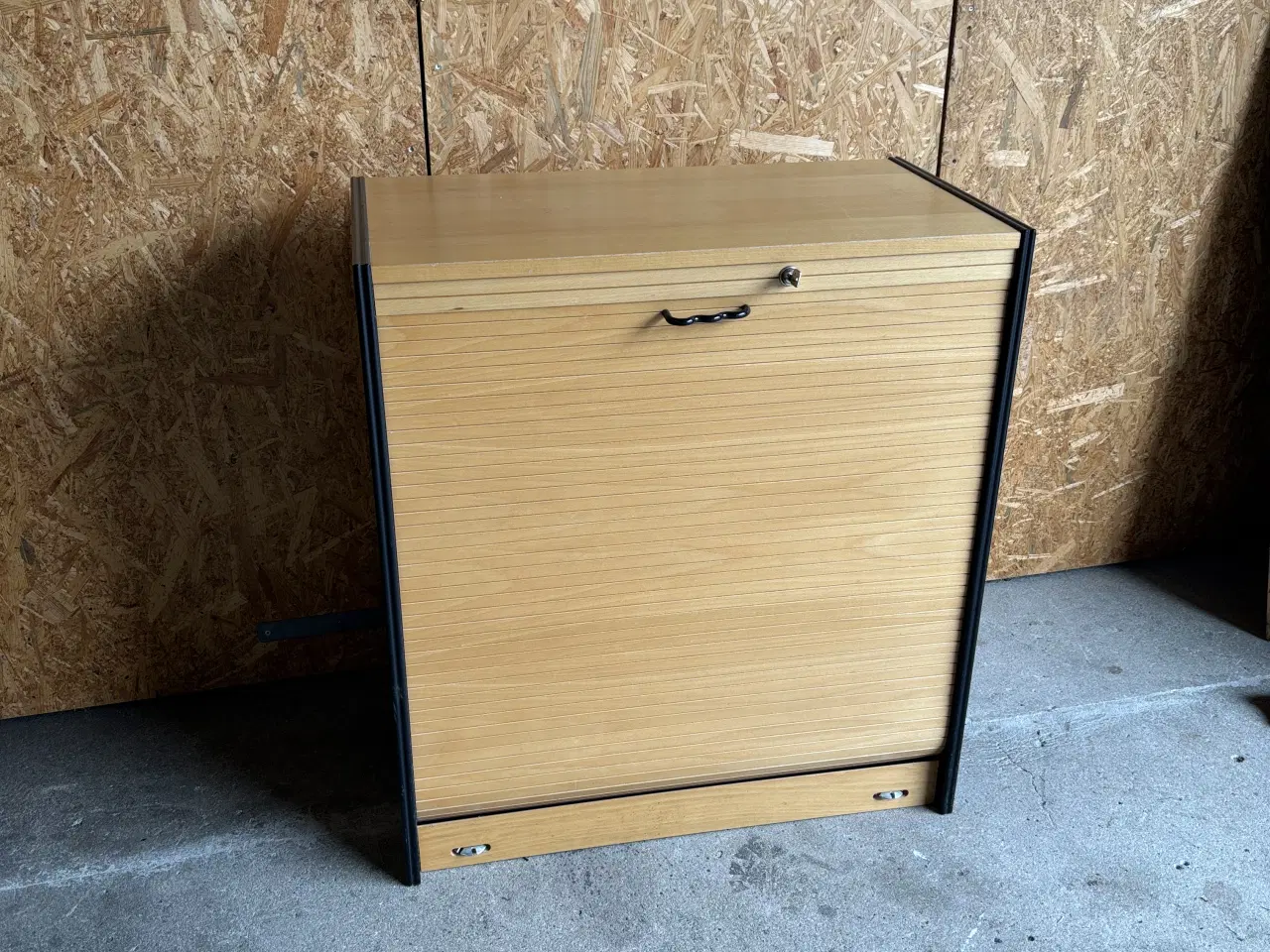 Billede 1 - Jalousiskab