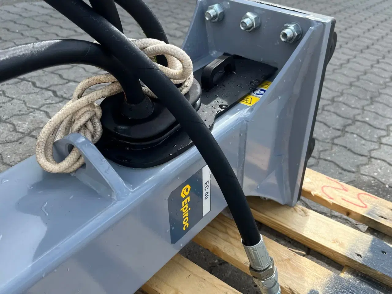 Billede 8 - Epiroc 77kg oliehammer til 2-3 tons maskine SOM NY!