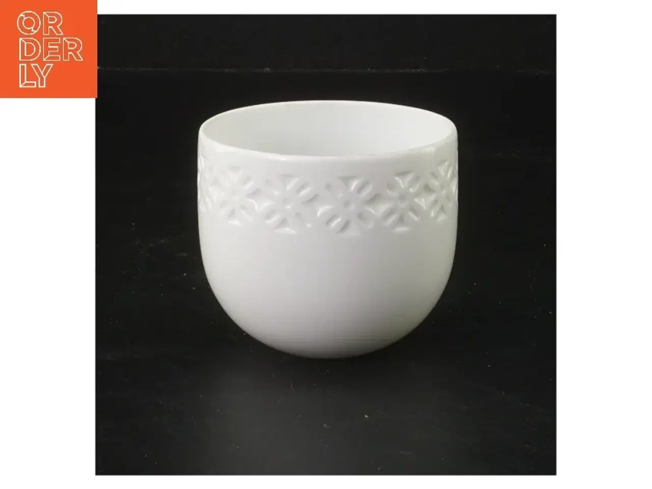 Billede 1 - Fyrfads stage med blomsterrelief fra Bing og Grøndal (str. 7 cm)