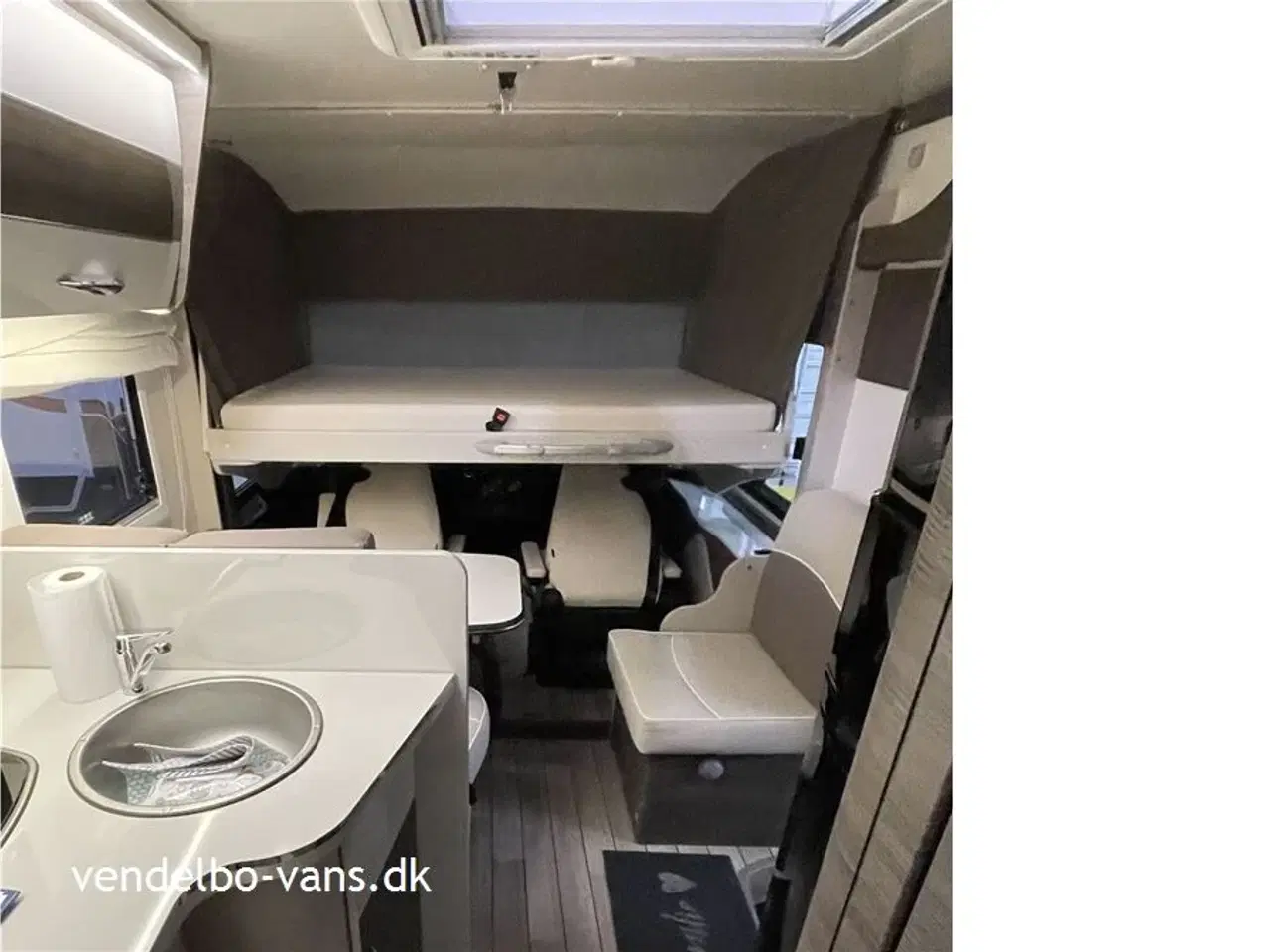 Billede 9 - 2021 - McLouis Nevis 879 G Matic   Højdejusterbar dobbeltseng i bag - stor garage - 160 HK automatgear