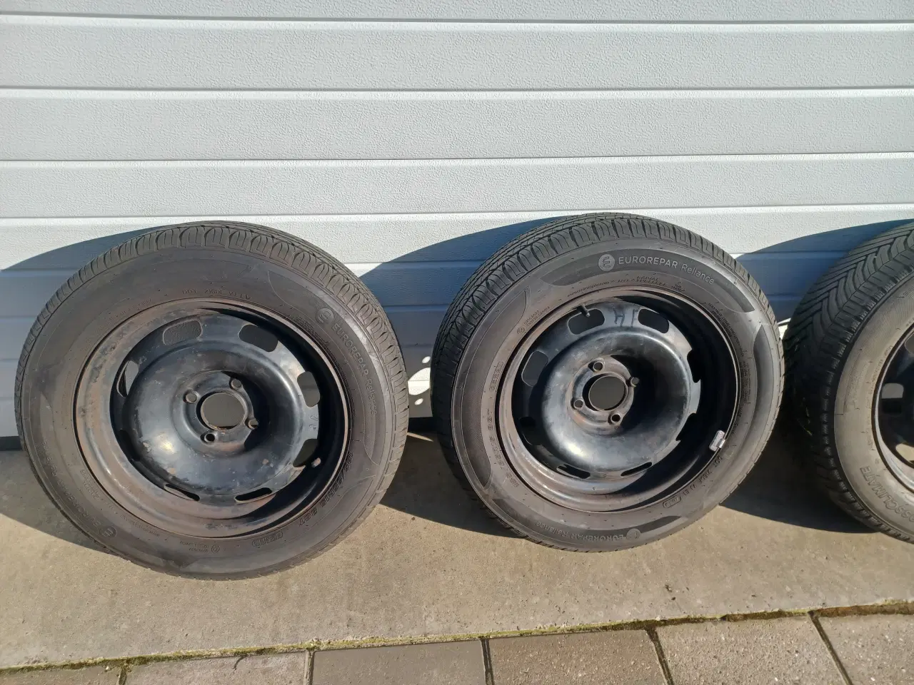 Billede 2 - Peugeot / Citroen helårsdæk på fælge.