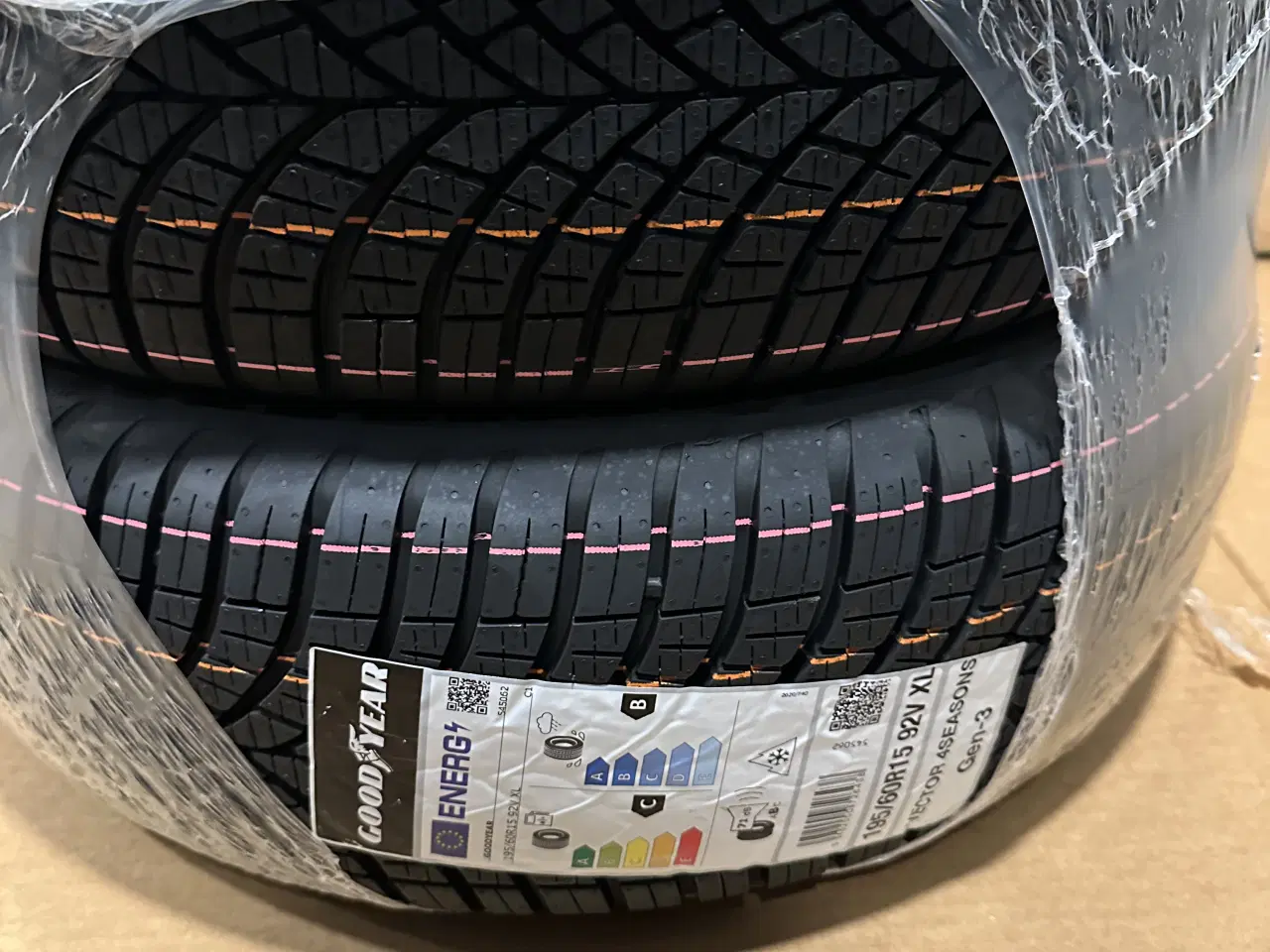 Billede 1 - Nye 15” helårsdæk