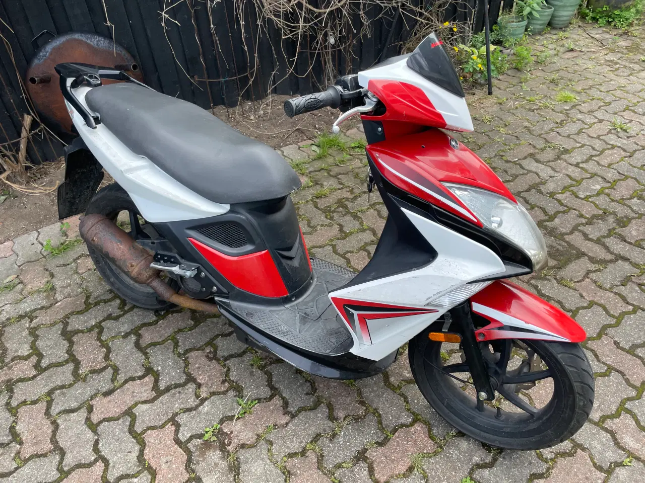 Billede 3 - Kymco Super 8, Svensk knallert