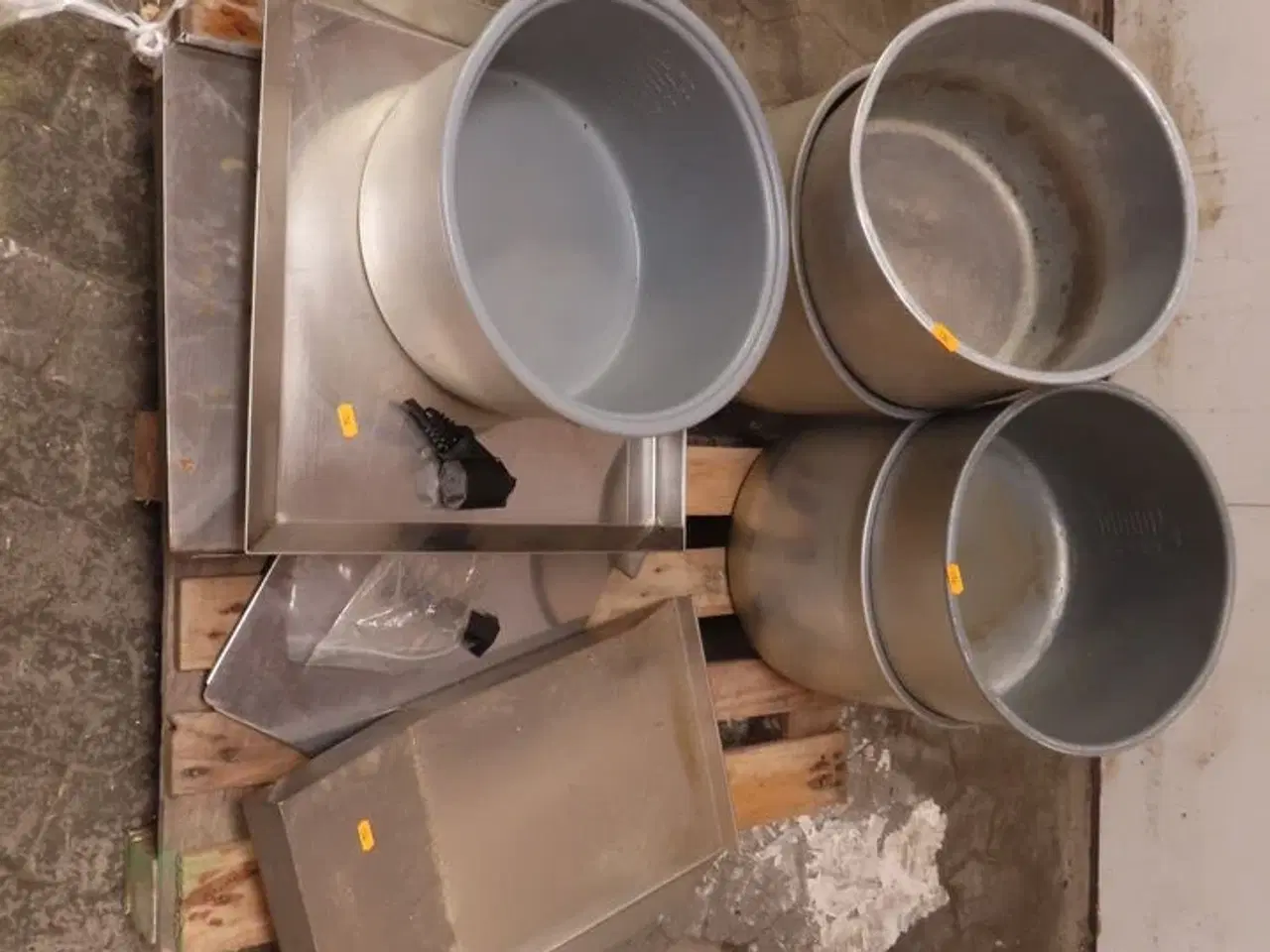 Billede 1 - Diverse Gastrobakker, kar