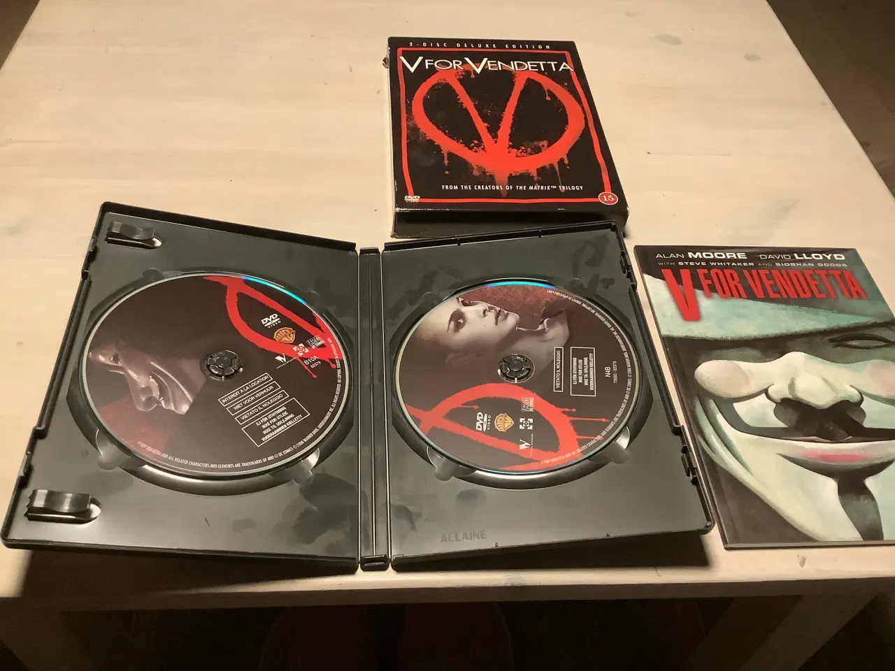 Billede 2 - V For Vendetta DVD med tegneserie bog 