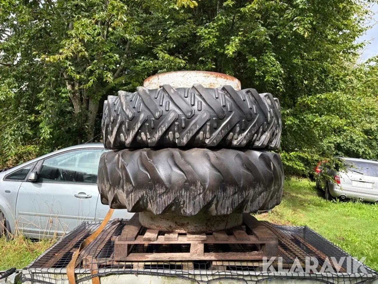 Billede 4 - Traktordæk Goodyear - 2 stk