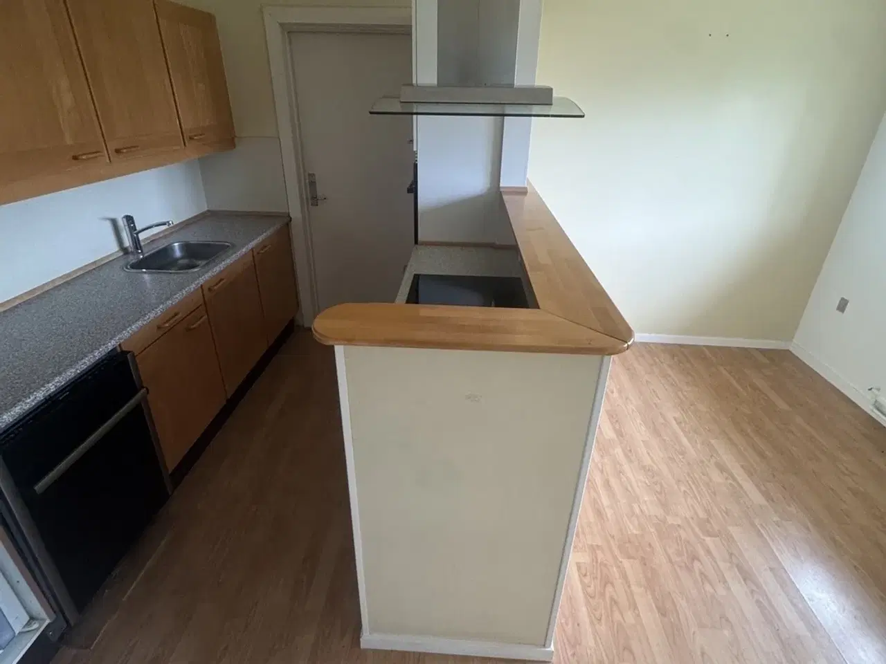 Billede 2 - STORT FLEKSIBELT ERHVERVSLEJEMÅL – KØKKEN. 2 BAD + EGEN PORT!