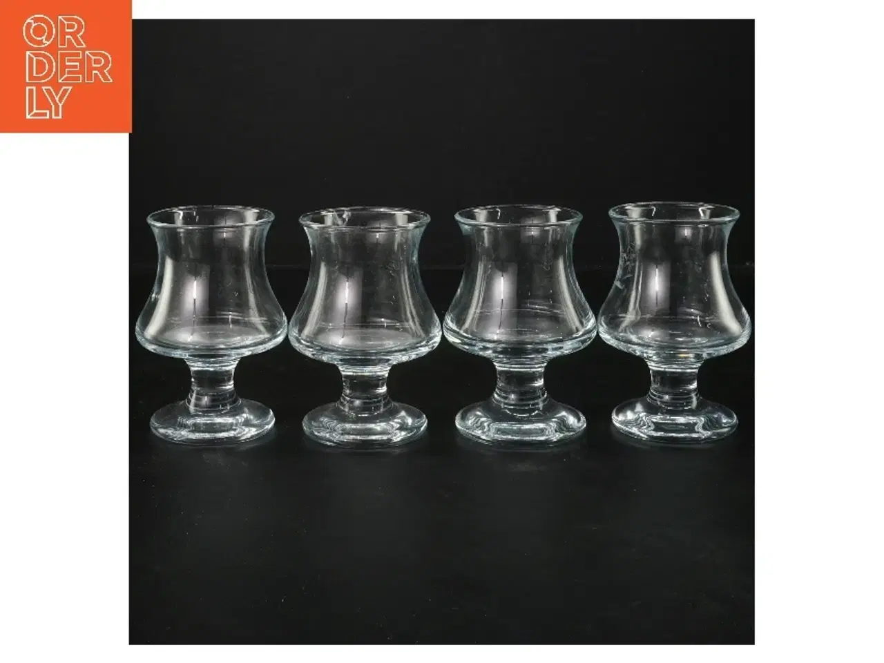 Billede 1 - Sæt af fire glas (str. 10 cm)