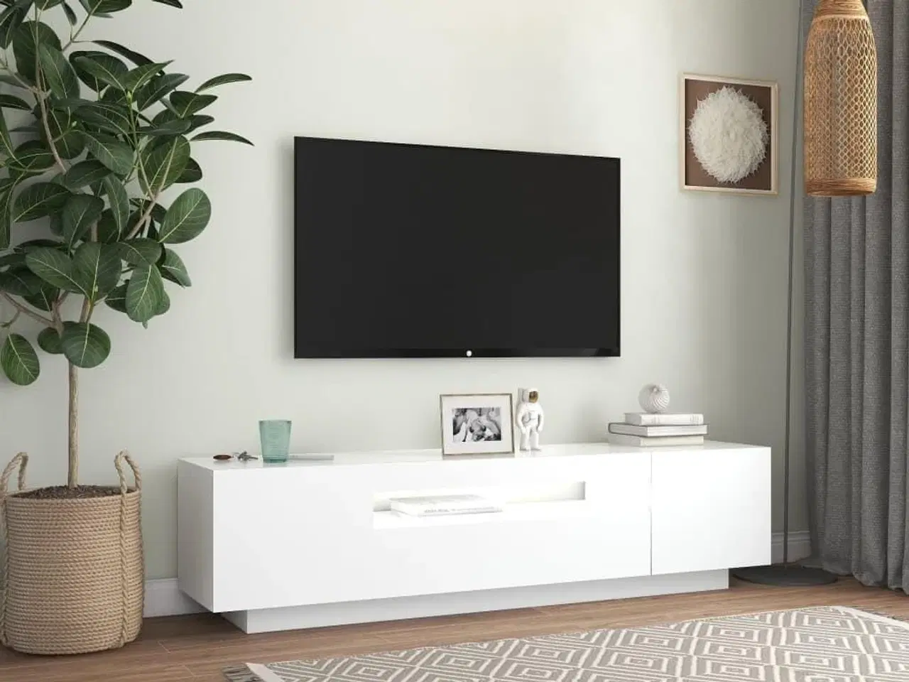 Billede 4 - Tv-skab med LED-lys 160x35x40 cm hvid