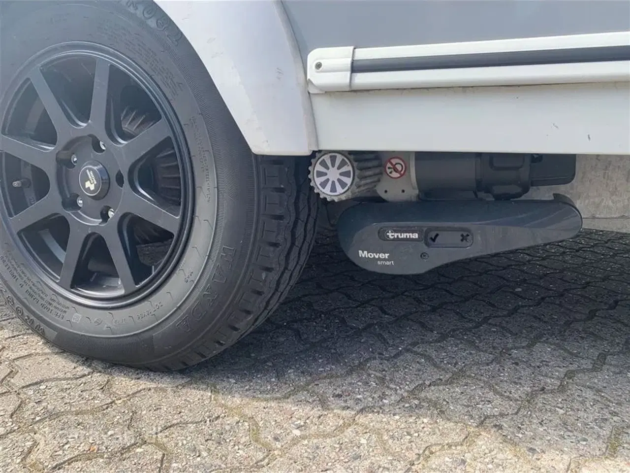 Billede 3 - 2022 - Caravelair Titanium 450   Lækker vogn med enkelt senge Mover - El markise og div udstyr køkken og toilet aldrig brugt