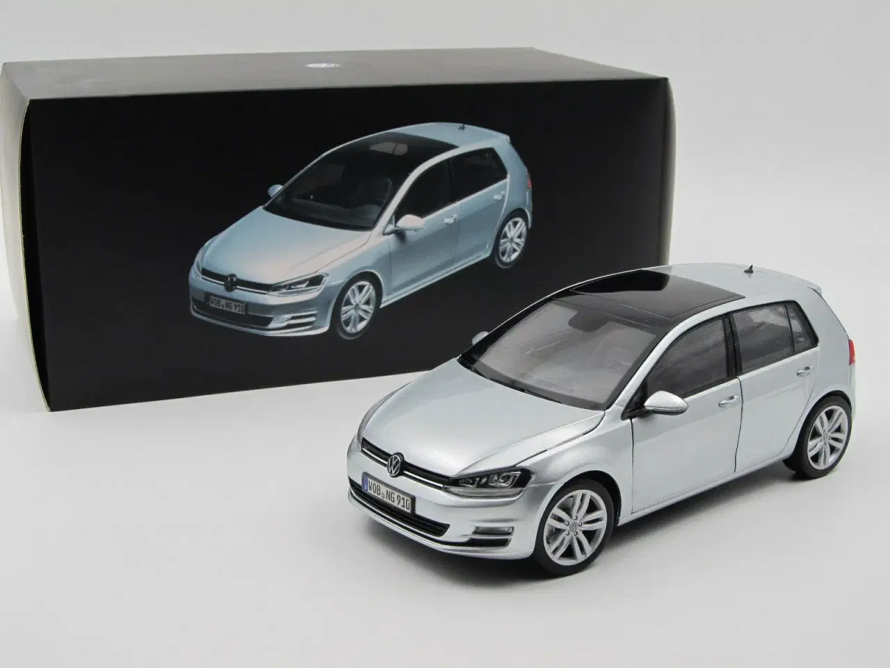 Billede 1 - 2013 VW Golf 7 / VII  Dealer Edition - 1:18