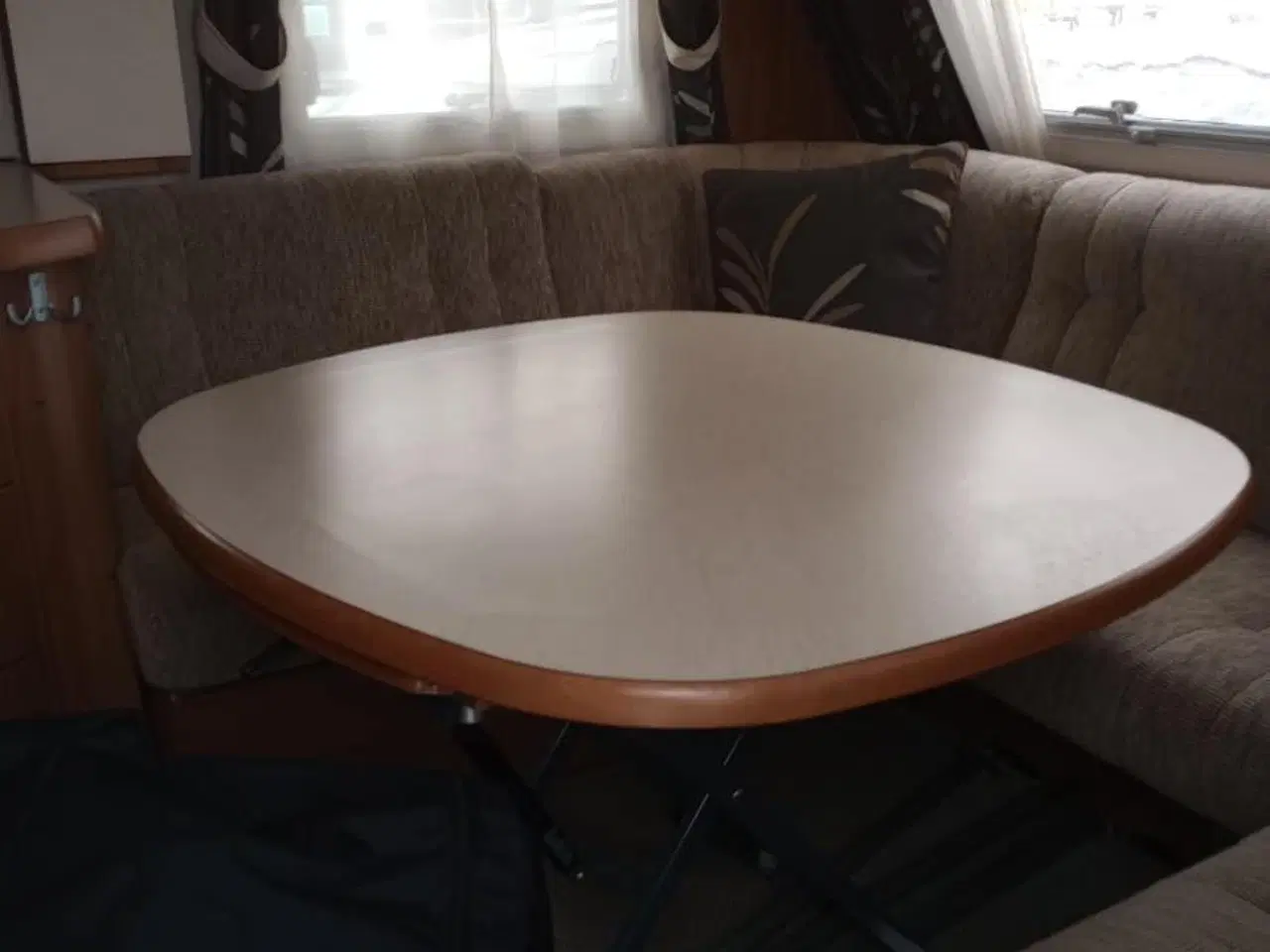 Billede 13 - Flot og velholdt Kabe Ametist 1700 GLE KS  NYSYNET