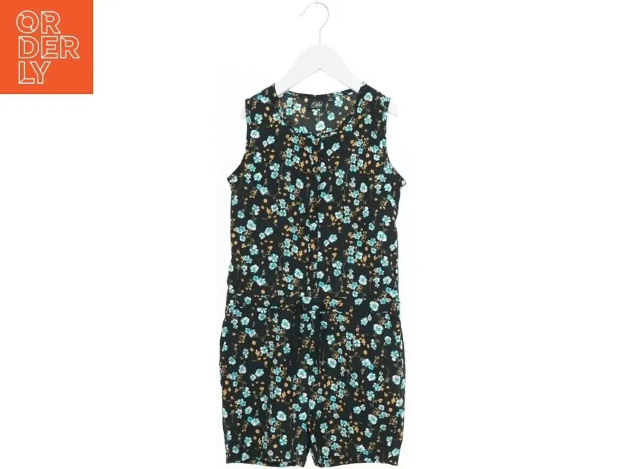 Billede 1 - Blomstret buksedragt fra Petit (str. 116)