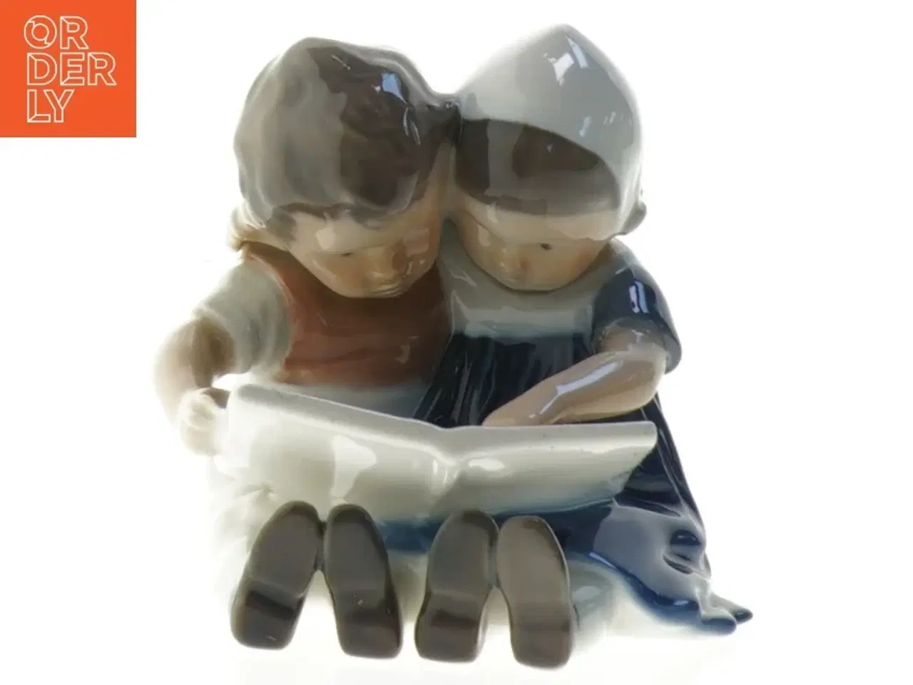 Billede 1 - Porcelænsfigur med bøgende børn fra Royal Copenhagen (str. 10,5 cm)