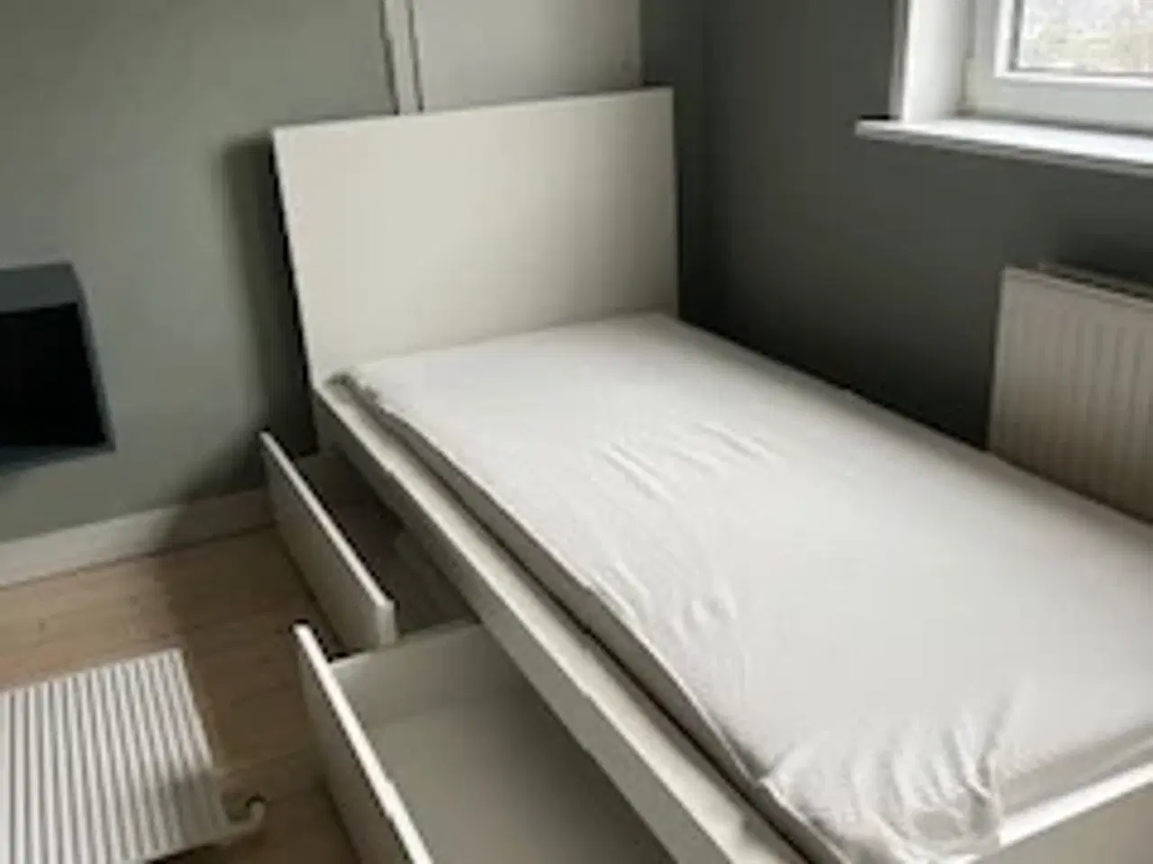 Billede 2 - Seng, Ikea Malm