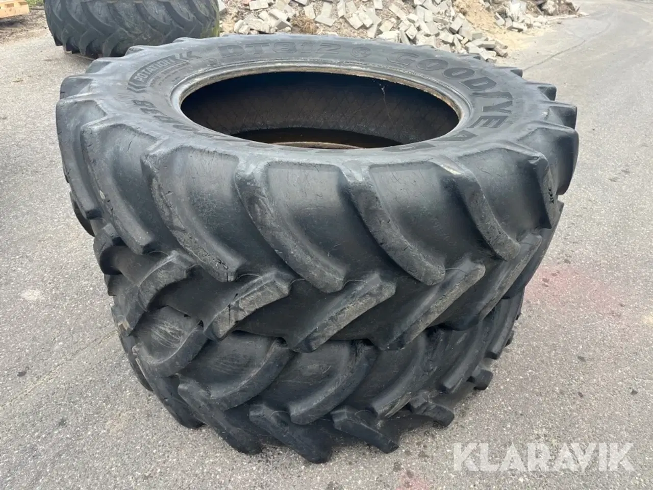 Billede 2 - Traktordæk Goodyear DT812 520/70R38