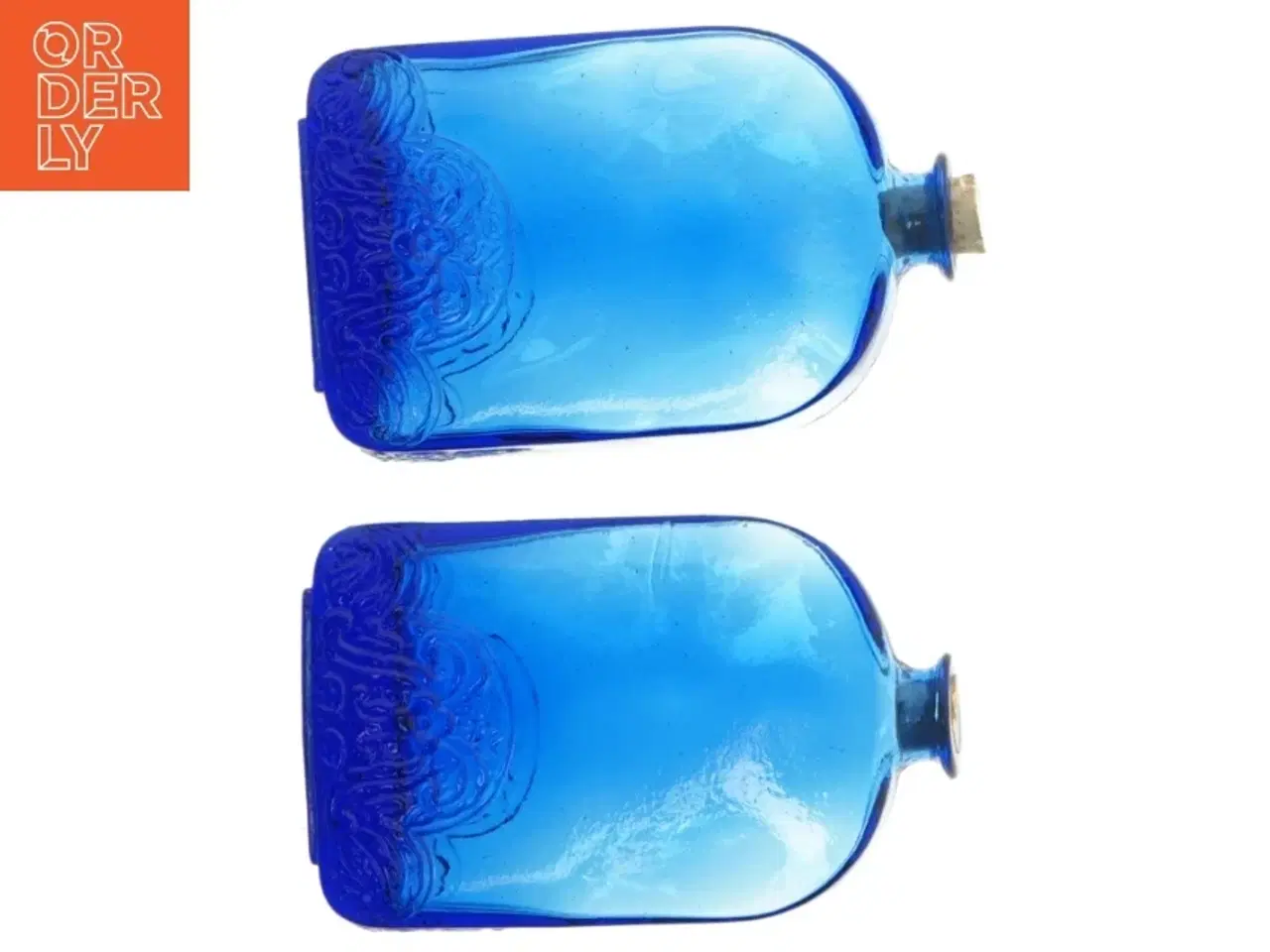 Billede 8 - 2 stk Håndlavede glasflasker med prop (str. H. 14 cm. b. 8,5 cm)