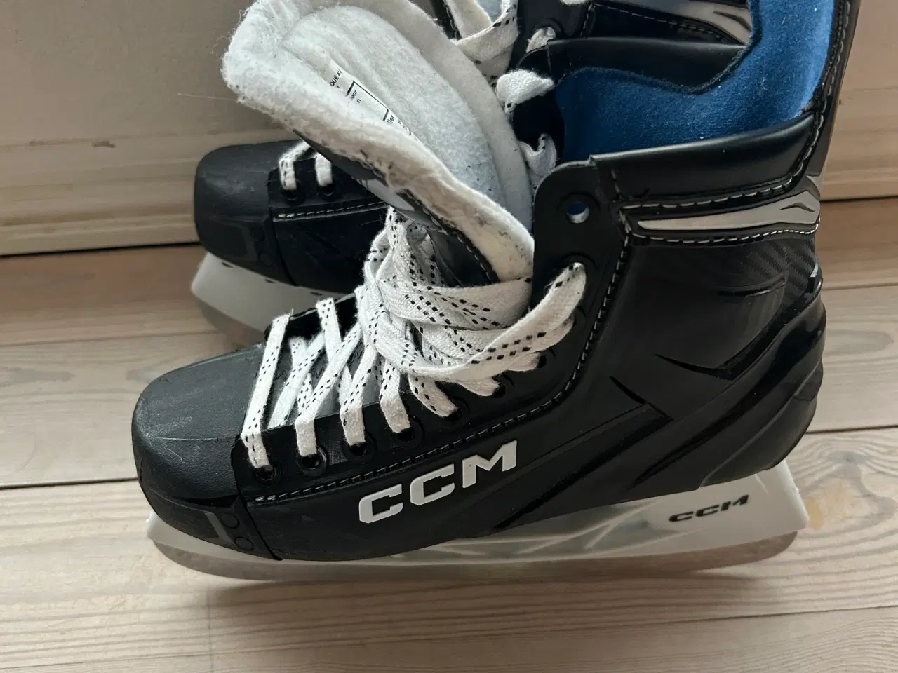 Billede 2 - Ishockey skøjter str. 40,5