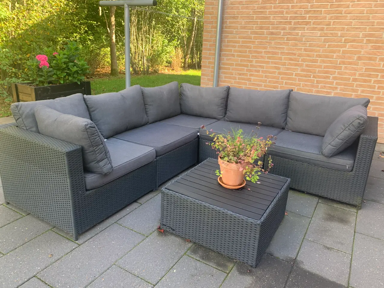 Billede 2 - Sofa + bord til terrassen