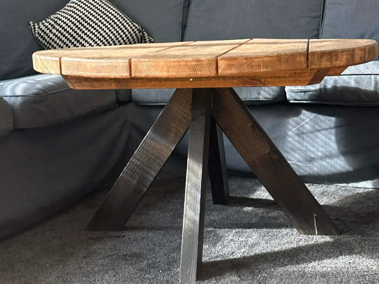 Billede 2 - Sofabord i massivt træ – rustikt og unikt look