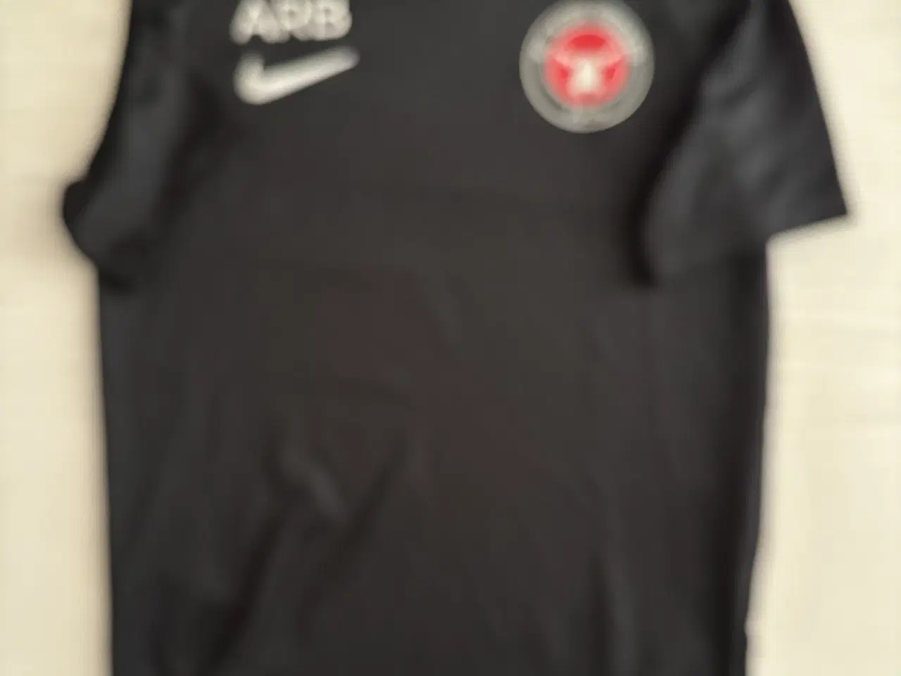 Billede 3 - Sportstøj bluse og shorts Nike str. 137-147