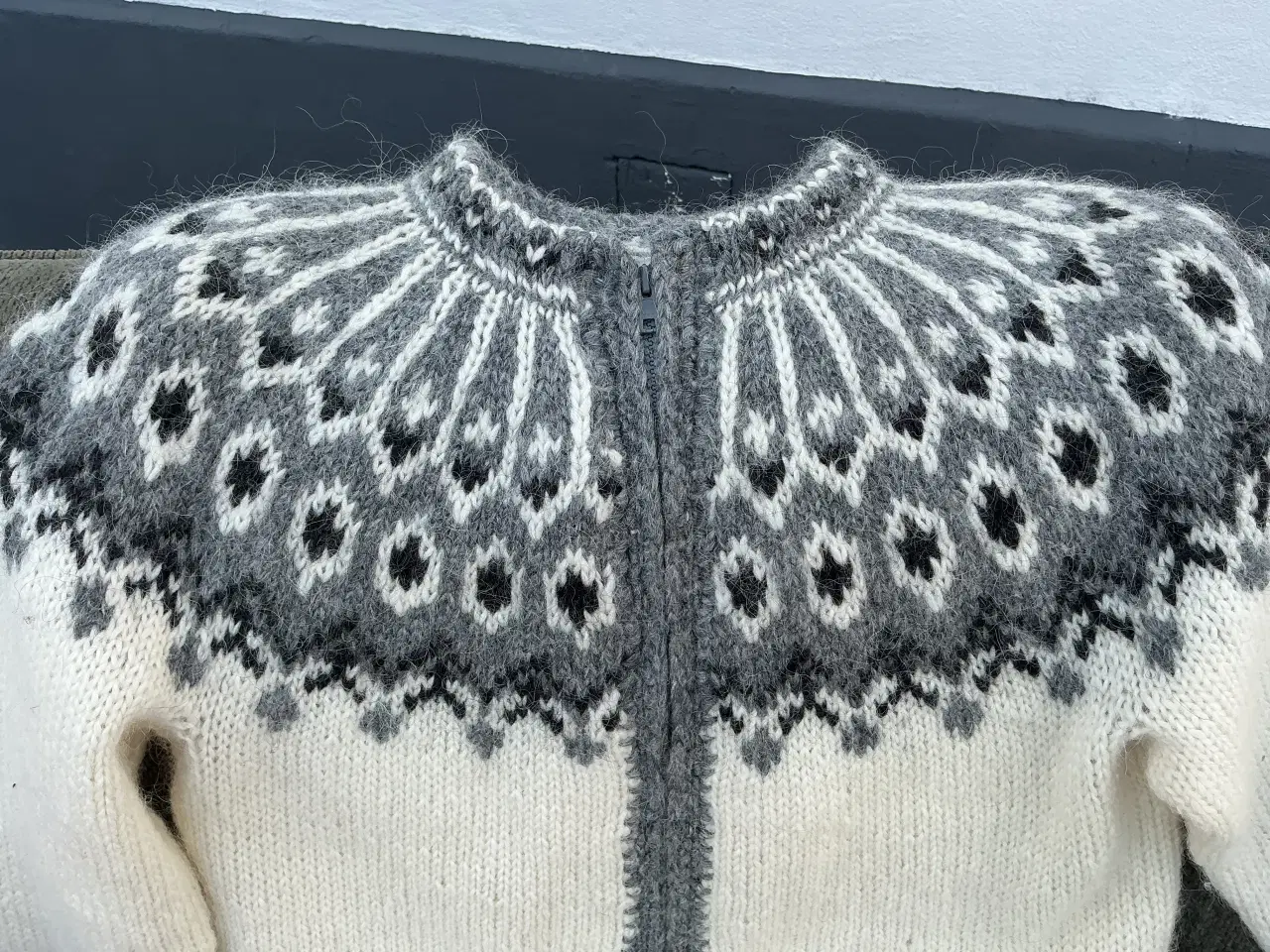 Billede 1 - ISLANDSK SWEATER MED LYNLÅS