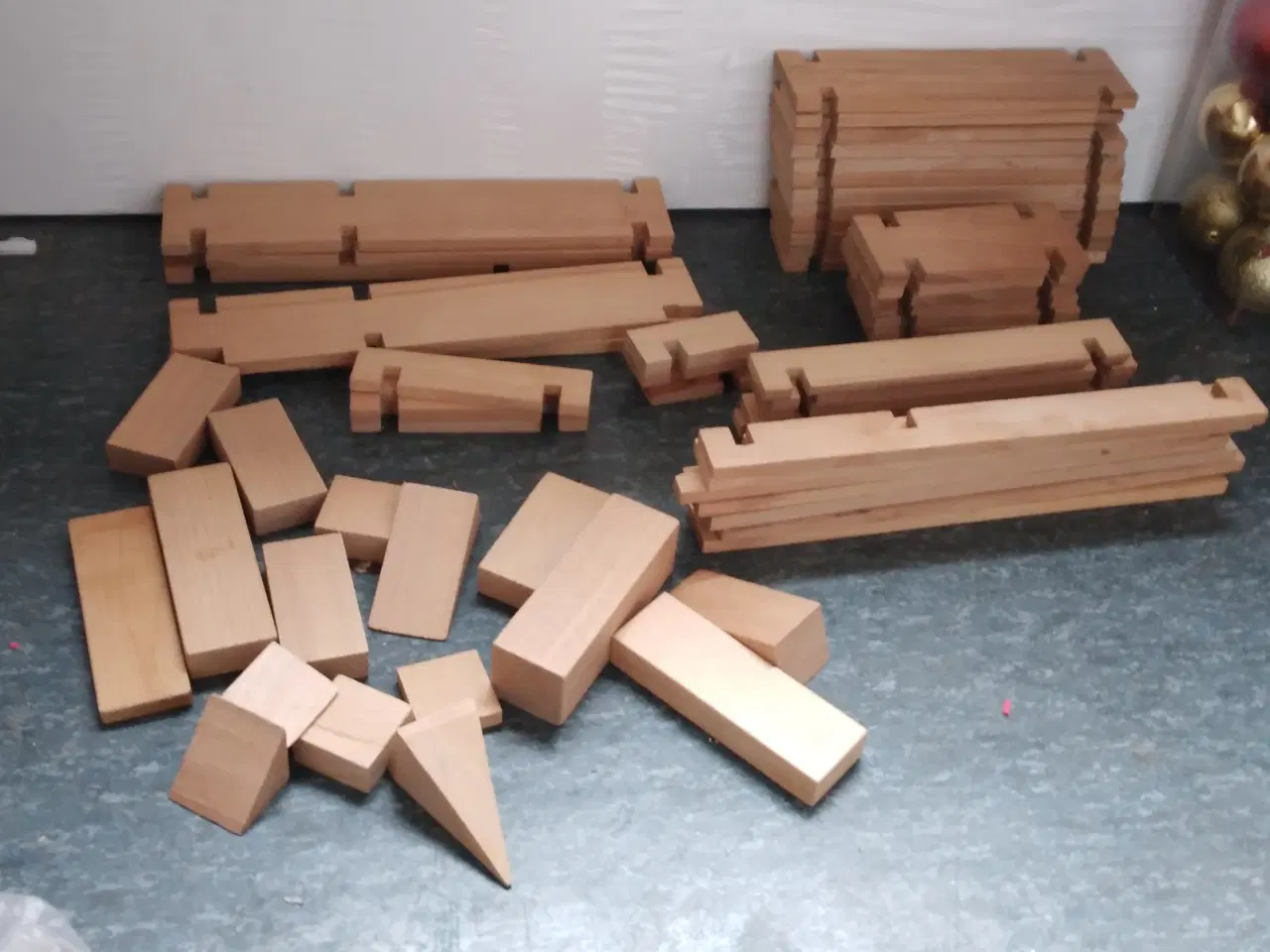 Billede 2 - SOLGT    Byggeklodser i træ