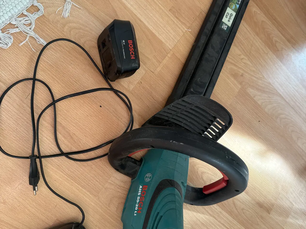 Billede 3 - Batteri hækkeklipper med lader