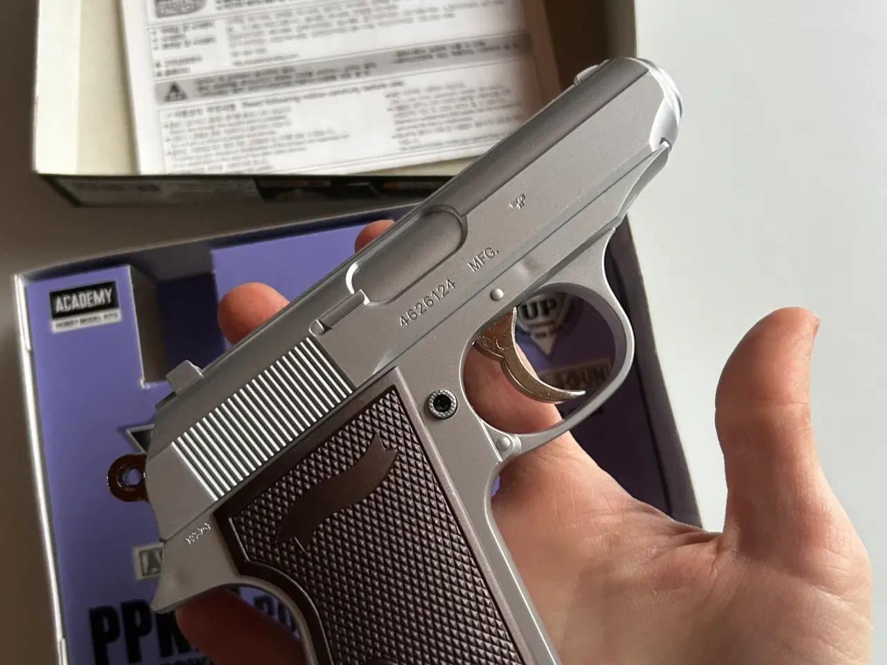 Billede 5 - legetøjspistol.