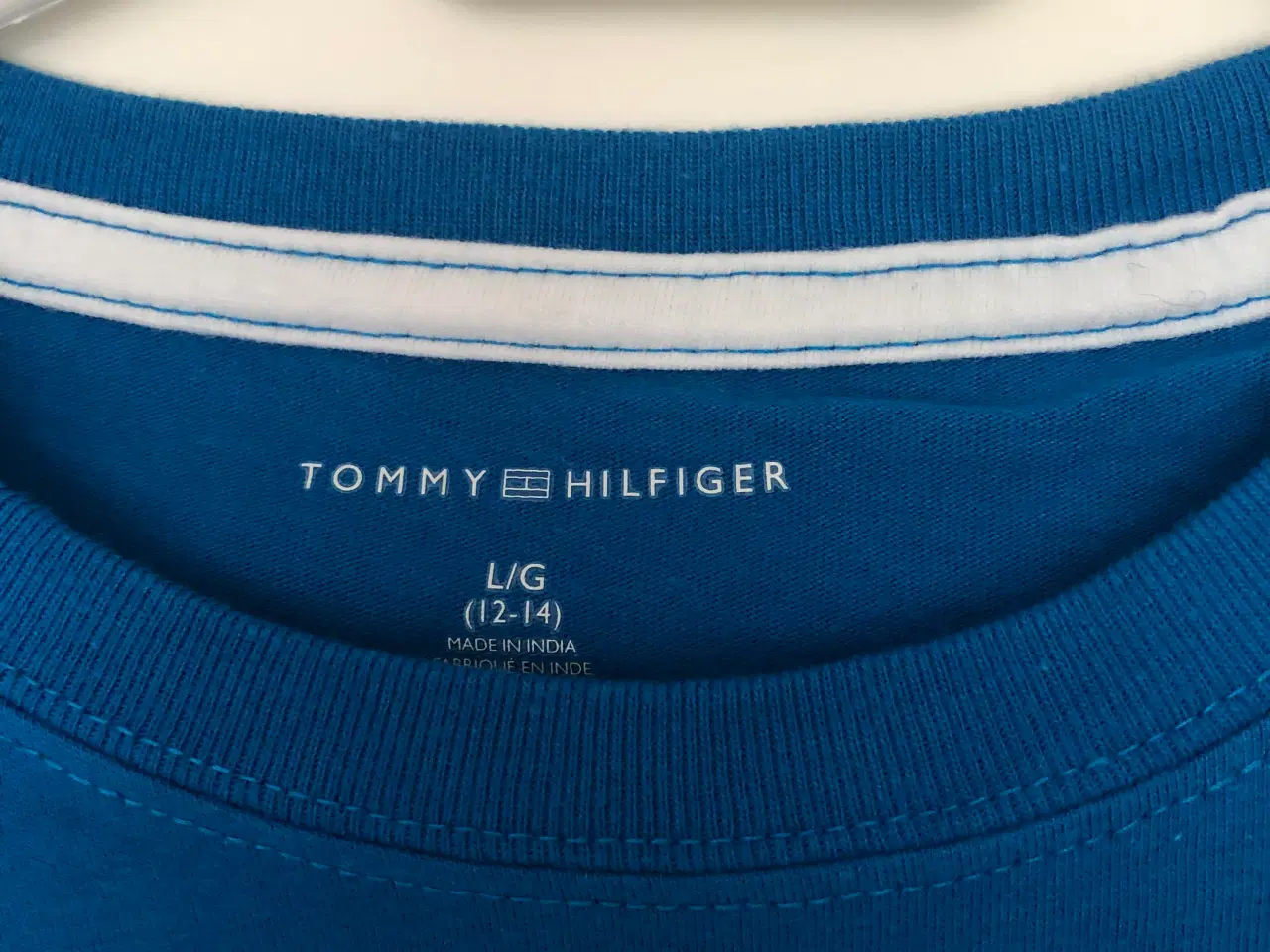Billede 2 - Tommy Hilfiger bluse Str. 12-14 år