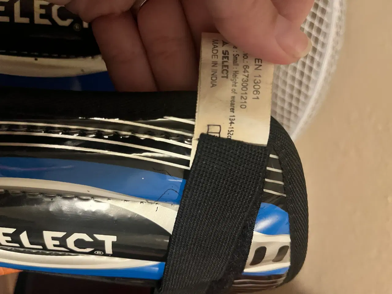 Billede 5 - Benskinner fra Selected. 