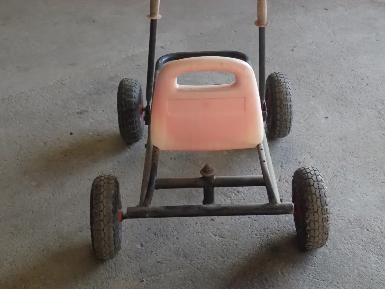 Billede 4 - Moon Cars passer fra ca. 3 år til 9 år.