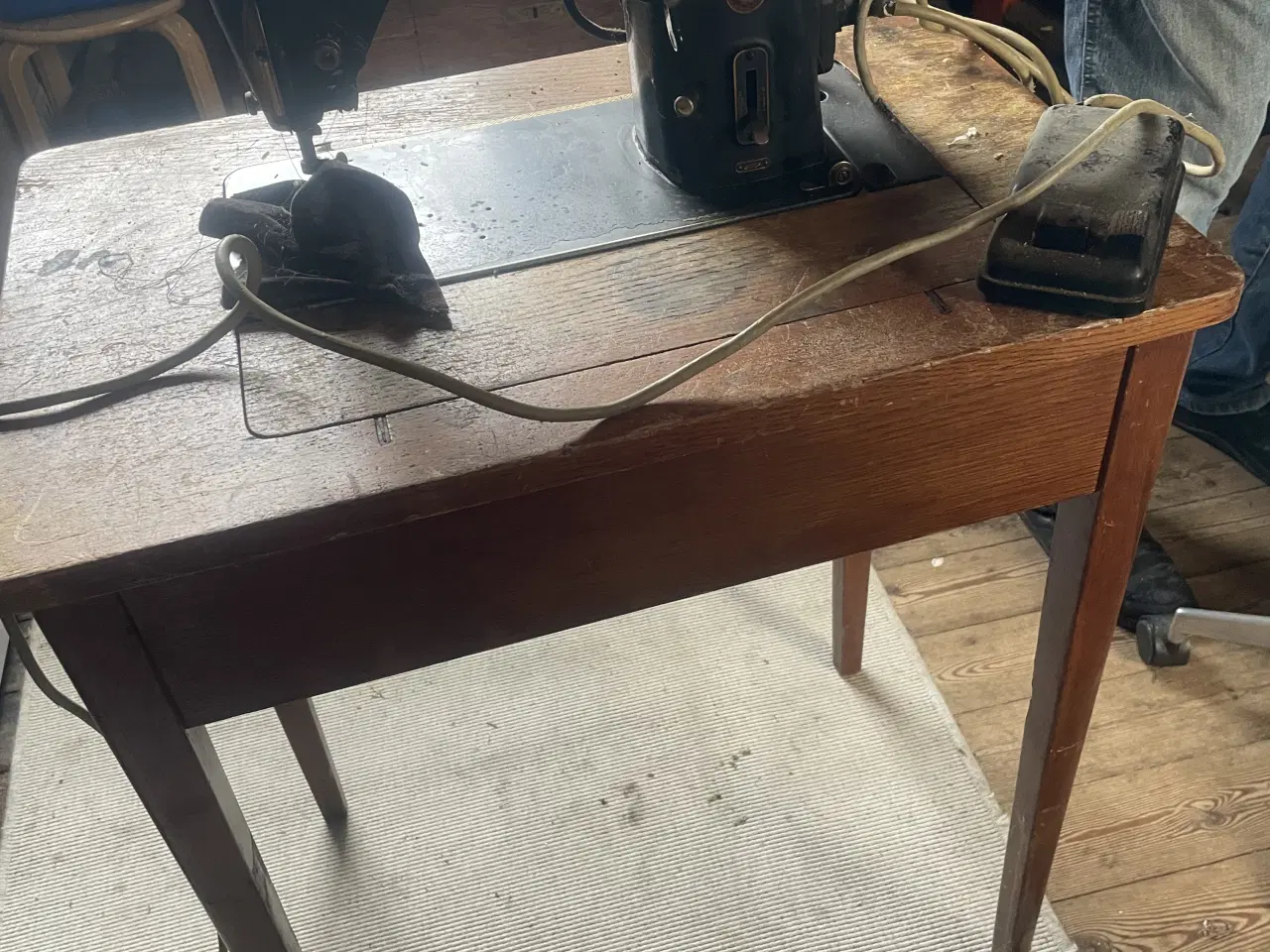 Billede 2 - Singer symaskine med bord