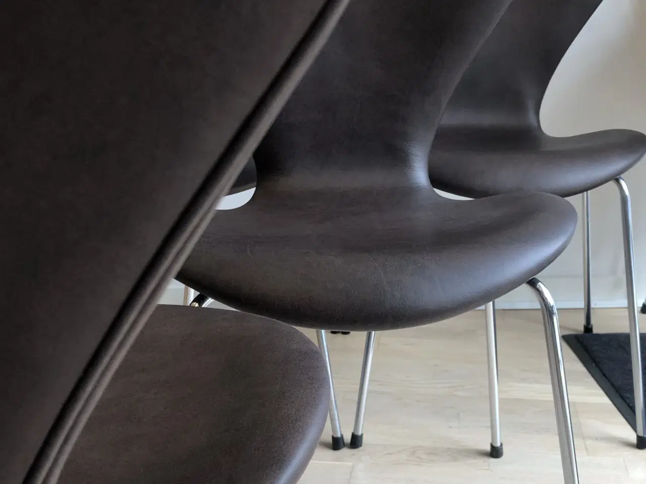 Billede 1 - Arne Jacobsen 3107 Syver - FH - Nypolstret Anilin