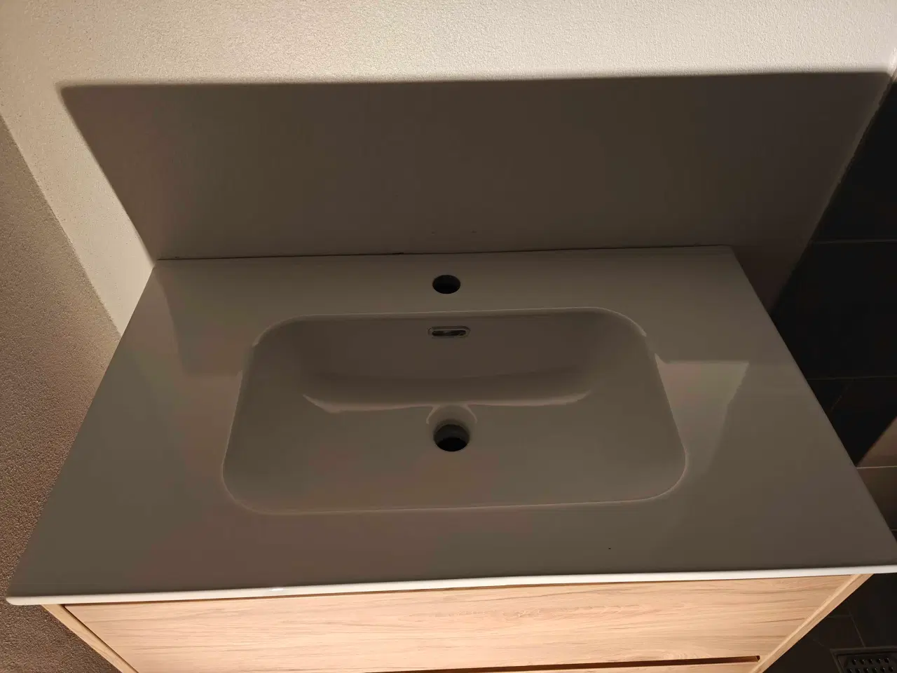 Billede 4 - Badeværelsesmøbel i eg