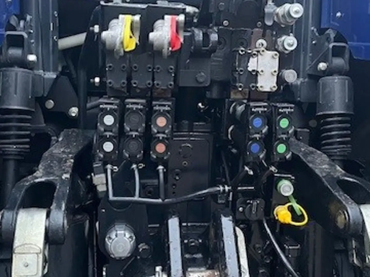 Billede 11 - New Holland T7.315 BluePower med frontlift og frontPTO samt centralsmørring.