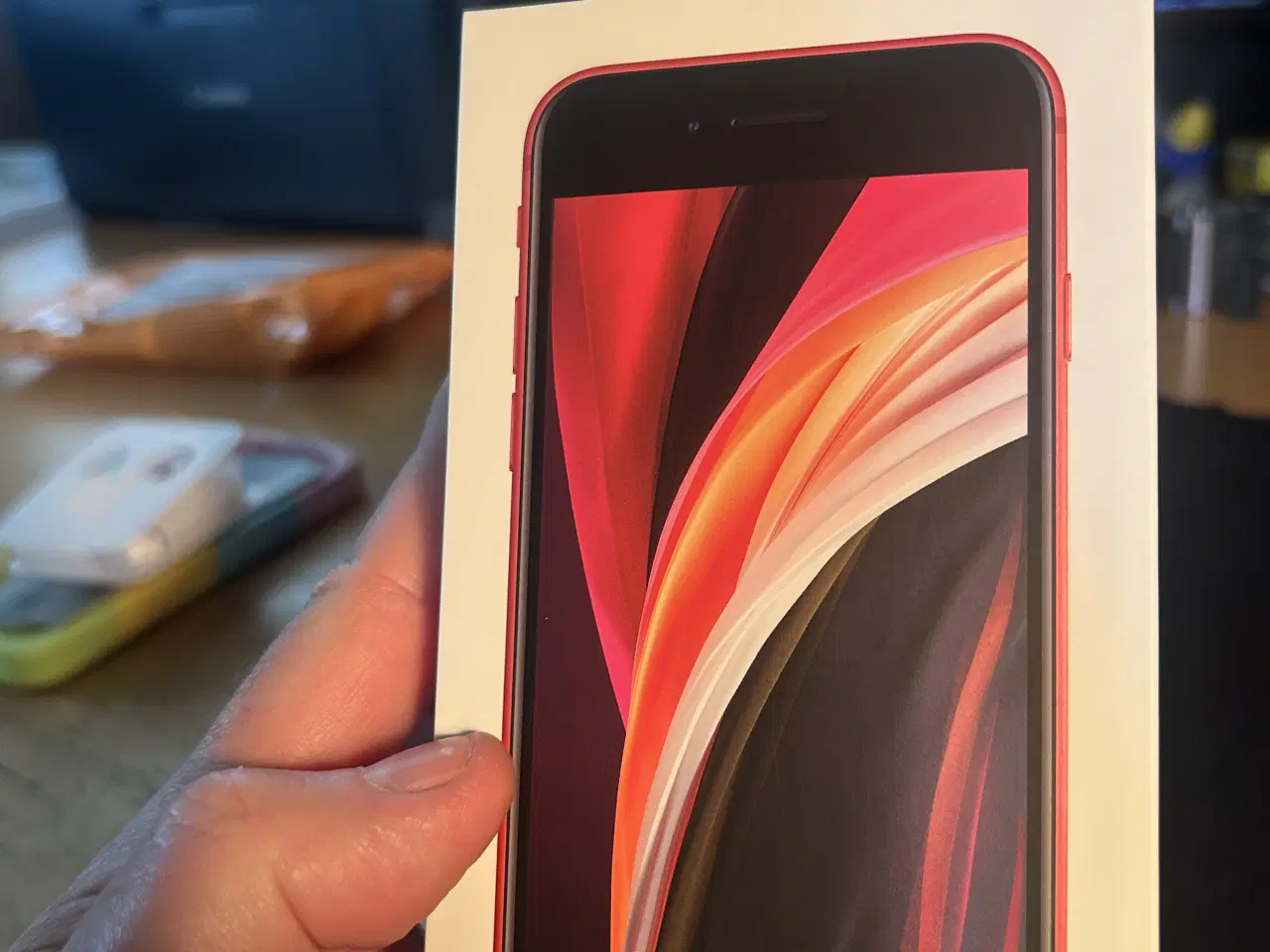 Billede 1 - iPhone SE rød 