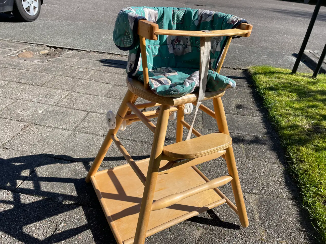 Billede 2 - Barnestol/legebord