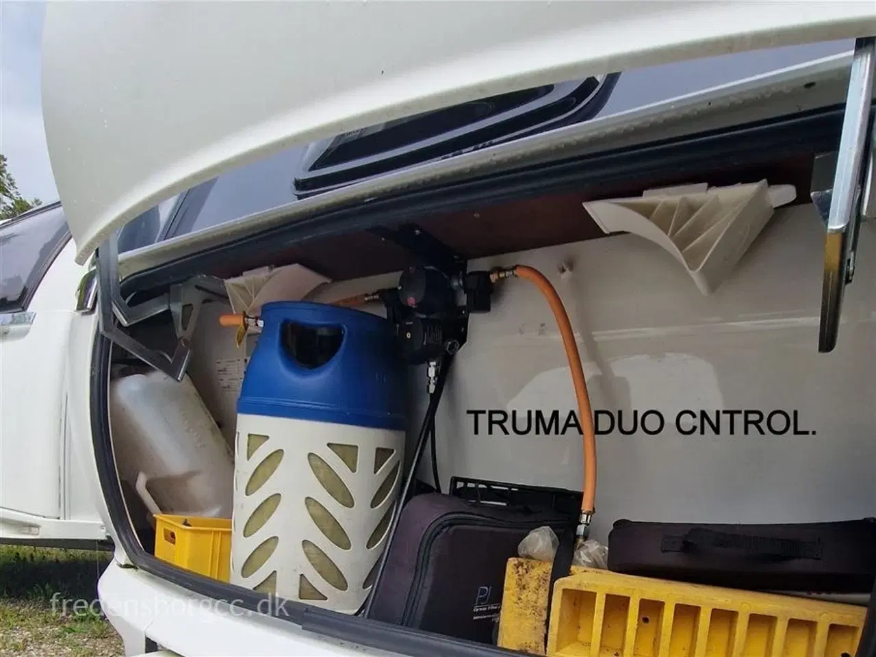 Billede 7 - 2021 - Hobby Excellent 540 UFF   MEGET UDSTYR BLA. MOVER / El. STYTTEBEN / THULE 12 V. MARKISE.