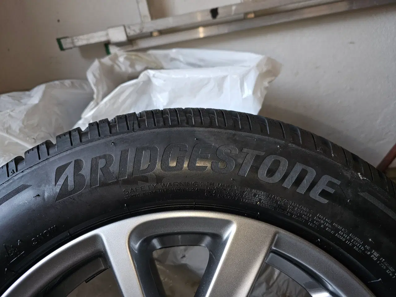 Billede 4 - HELT NYE: Originale Mazda Alufælge m. Testvindende