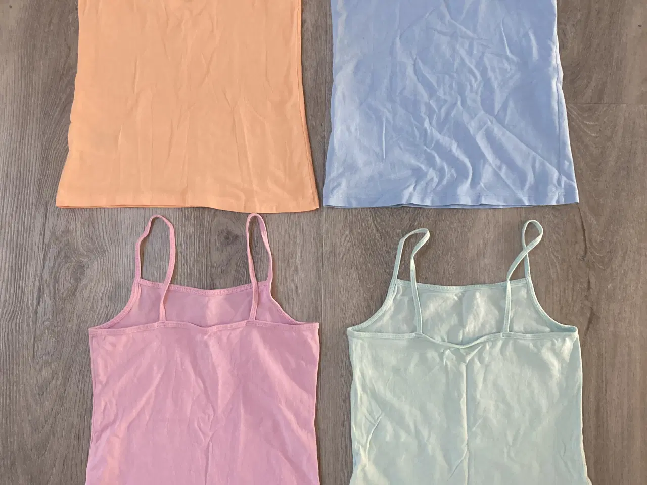 Billede 2 - Toppe i str. 134/140