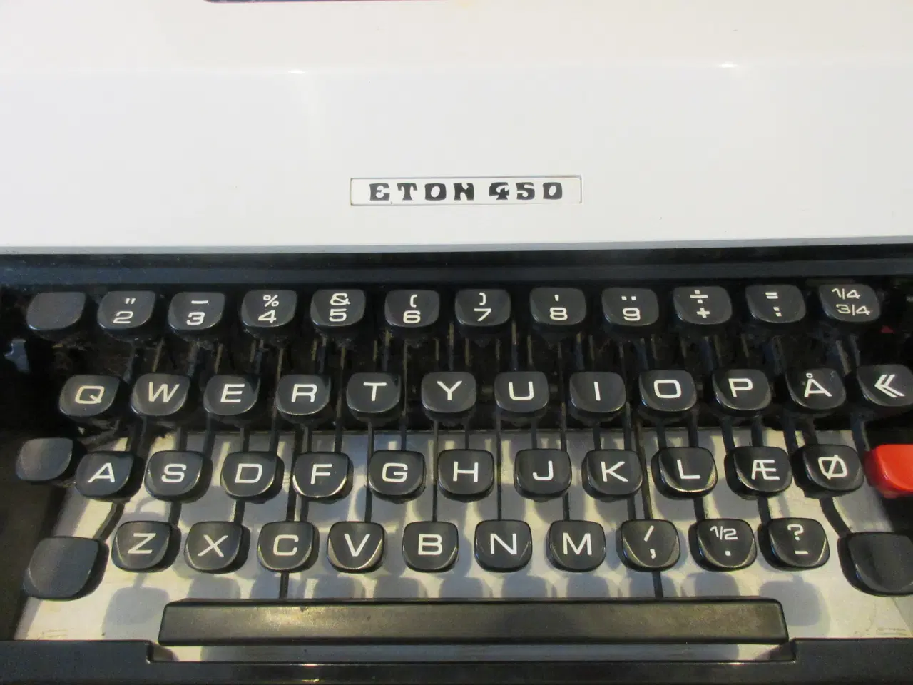 Billede 4 - Ældre skrivemaskine Eton 450 m/ tilhørende kuffert