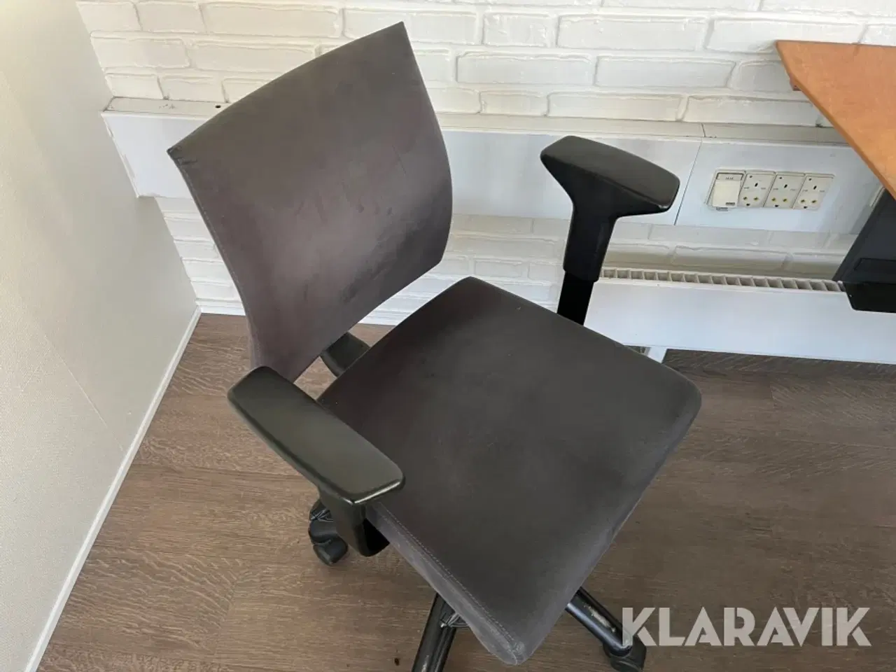 Billede 4 - Salgskontor indretning 2 styk