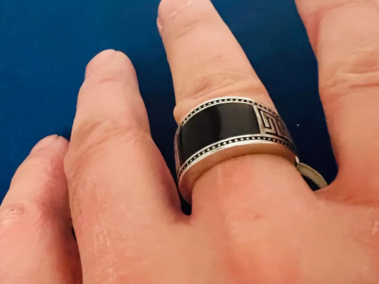 Billede 4 - Sølv ring med sort sten