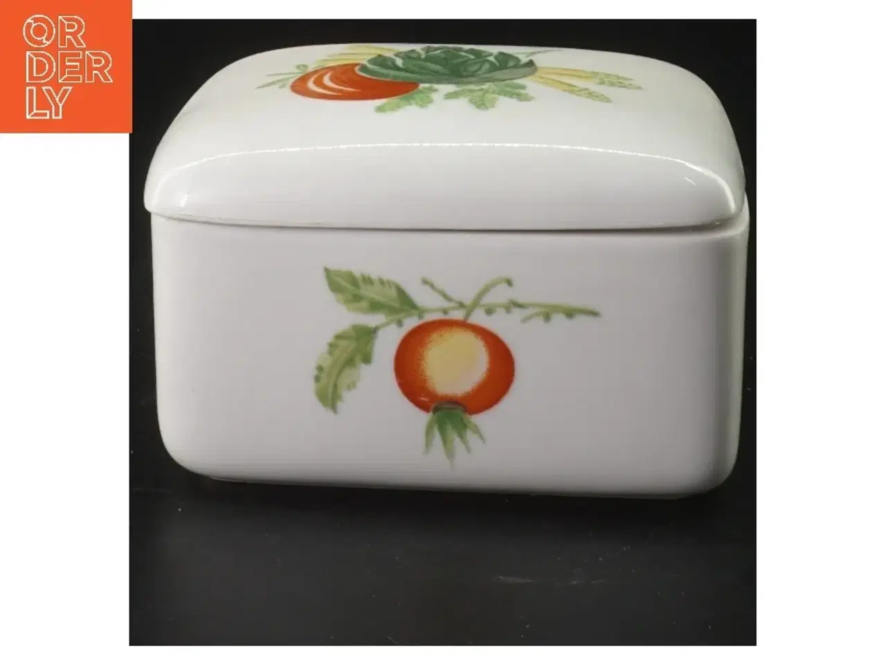 Billede 1 - Porcelænsæske med grøntsagsmotiv fra Lyngby (str. 11,5x9x6,5 cm)