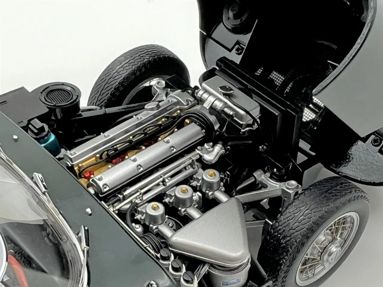 Billede 7 - AUTOart - 1961 Jaguar E-Type Roadster 3,8 - 1:18