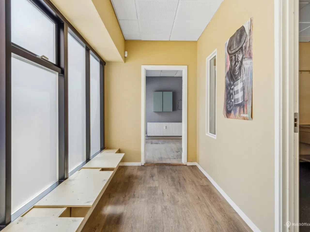 Billede 7 - Moderniseret og flot lejemål med store facadevinduer